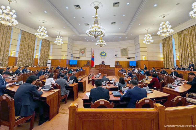 “Монгол Улсыг бүсчлэн хөгжүүлэх бодлогыг тодорхойлох арга хэмжээний тухай” УИХ-ын тогтоолын төслийг хэлэлцэв.