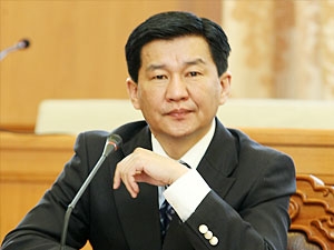 Улс төрийн нам бизнесийн бүлэглэлд үйлчилдэг болжээ