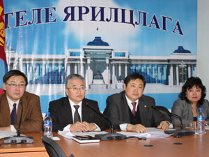 УИХ-ын гишүүн Э.Мөнх-Очир сонгогчидтойгоо онлайнаар уулзав