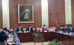 19 намын дарга нар уулзаж байна