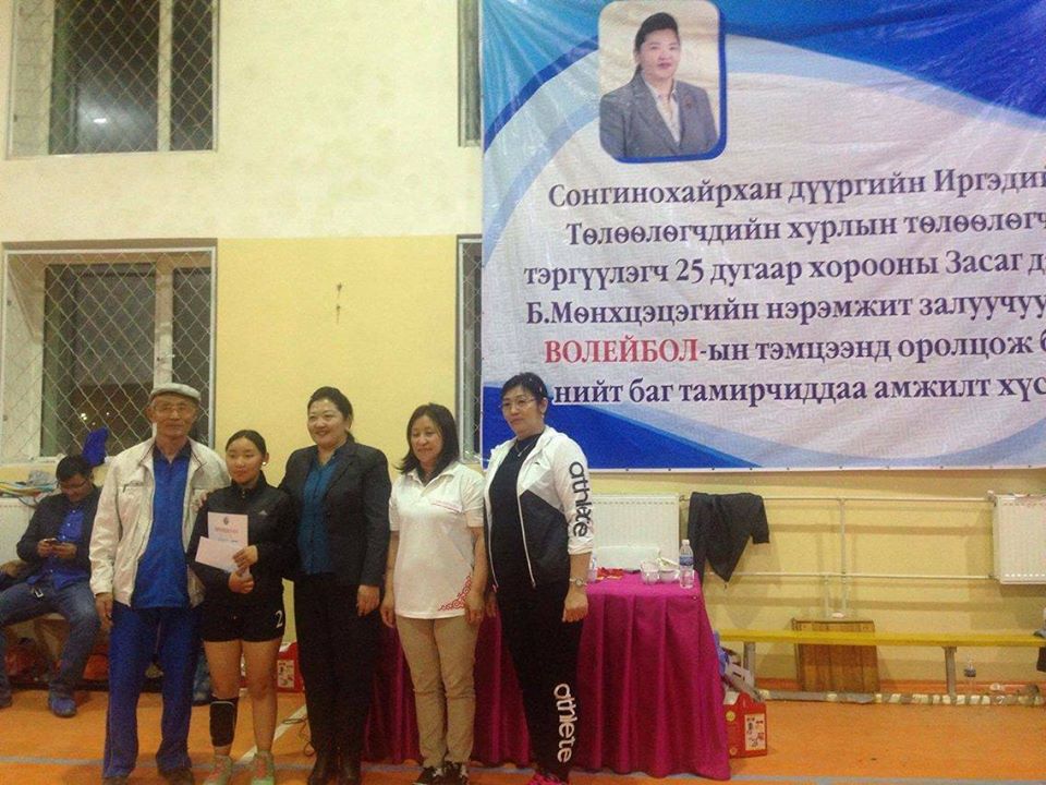 Сонгинохайрхан дүүргийн ИТХ-ын дарга Б.Мөнхцэцэгийн нэрэмжит гар бөмбөгийн тэмцээн боллоо