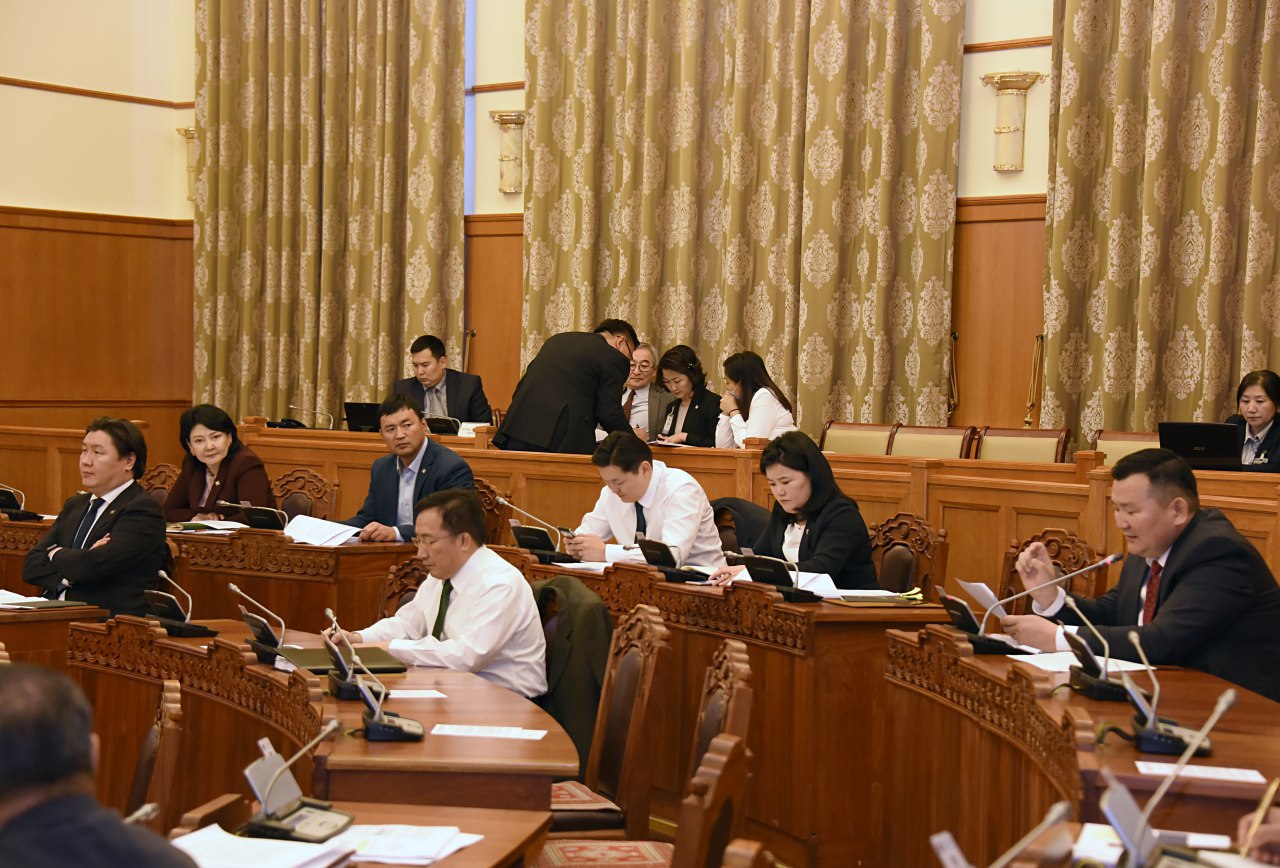 Төвбанкны тухай хуулийн хэлэлцэх эсэхийг дэмжлээ