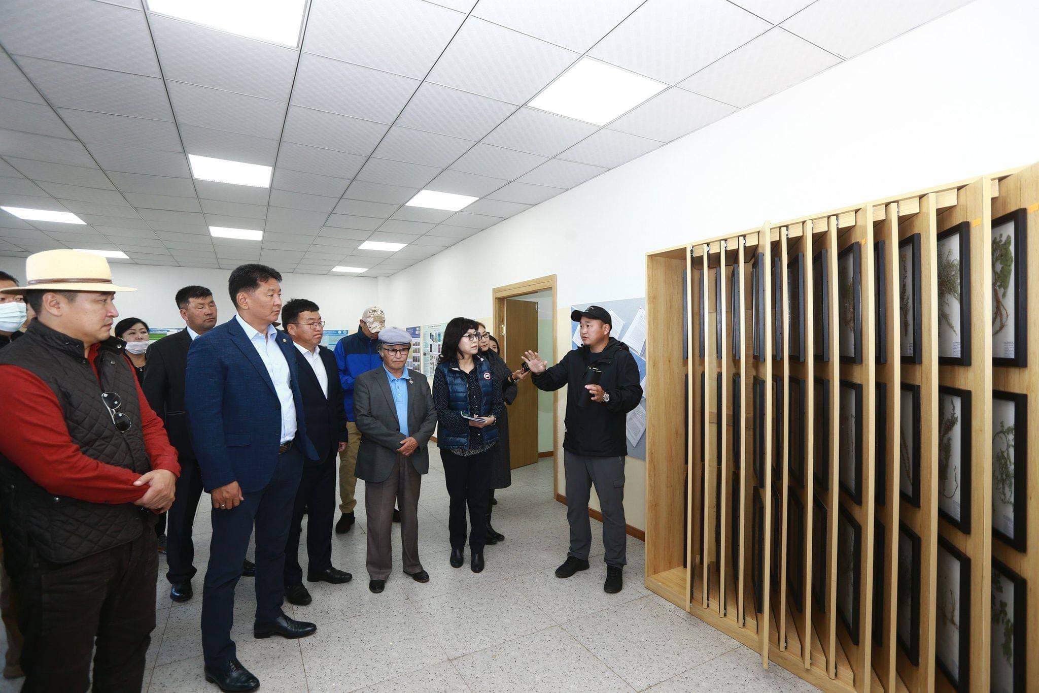 Булган аймгийн Гурванбулаг суманд бэлчээрийн нөхөн сэргээлтийн туршилт явуулж байна