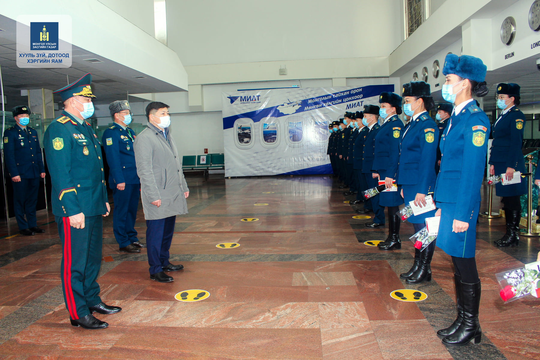 Эмэгтэйчүүдийн эрхийг хамгаалах өдрөөр олон бүсгүйчүүд хичээнгүйлэн ажиллаж байна