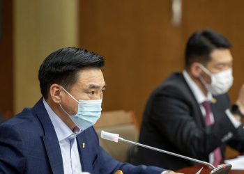 Хөнгөн хэлбэрийн халдвар тээгчдийг гэрээр эмчлэх ажлыг нэн даруй эхлүүлэх үүрэг өгөв