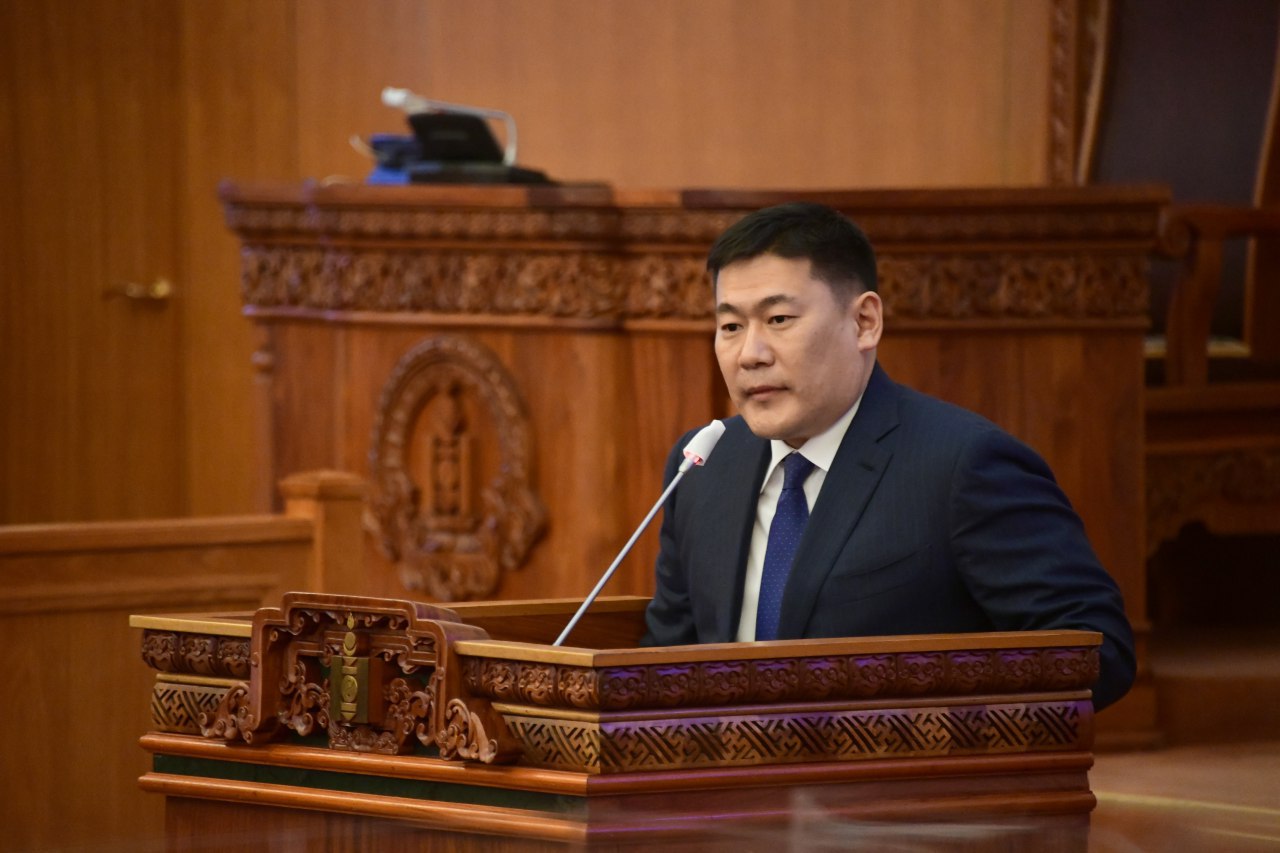 Монгол Улсын 2022 оны төсвийн тухай болон сангуудын төсвийн тухай хуулийн төслүүдийн нэг дэх хэлэлцүүлгийг хийлээ