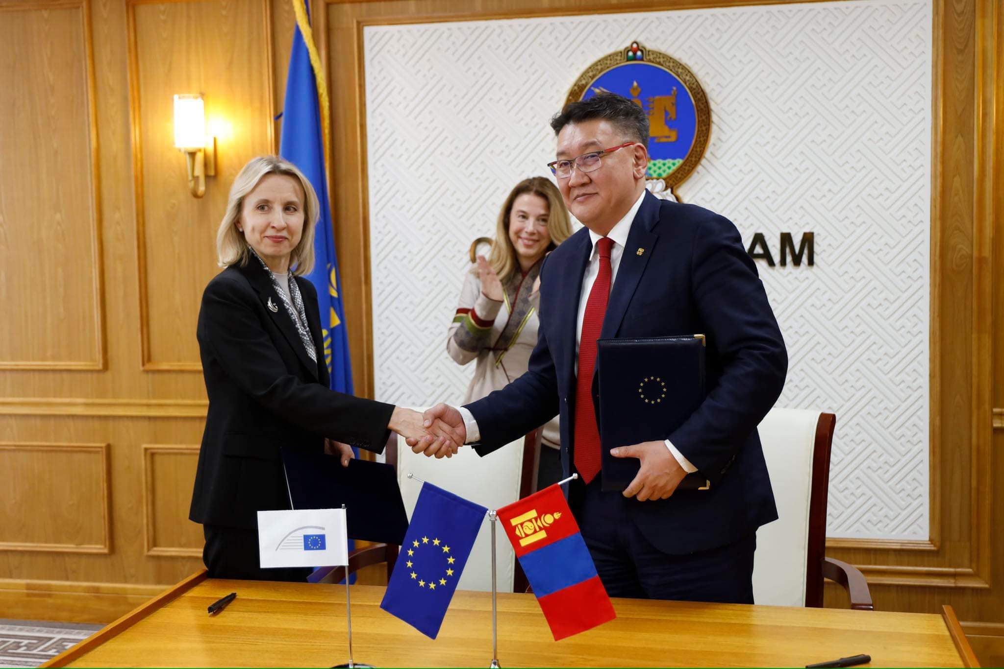 АЙМАГ, СУМЫН БҮСЧИЛСЭН НОГООН ХӨГЖЛИЙН ХӨРӨНГӨ ОРУУЛАЛТЫН ХӨТӨЛБӨРТ ГАРЫН ҮСЭГ ЗУРЛАА