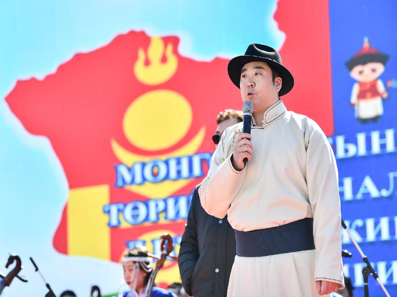 А.БАЯР: ЗҮРХ СЭТГЭЛЭЭСЭЭ ЭХ ОРНОО ХӨГЖҮҮЛНЭ ГЭСЭН ҮЗЭЛ БОДОЛ, ИТГЭЛ ҮНЭМШИЛТЭЙ ХҮҮХЭД, БАГАЧУУДЫГ ТӨЛӨВШҮҮЛЭХ ЧУХАЛ