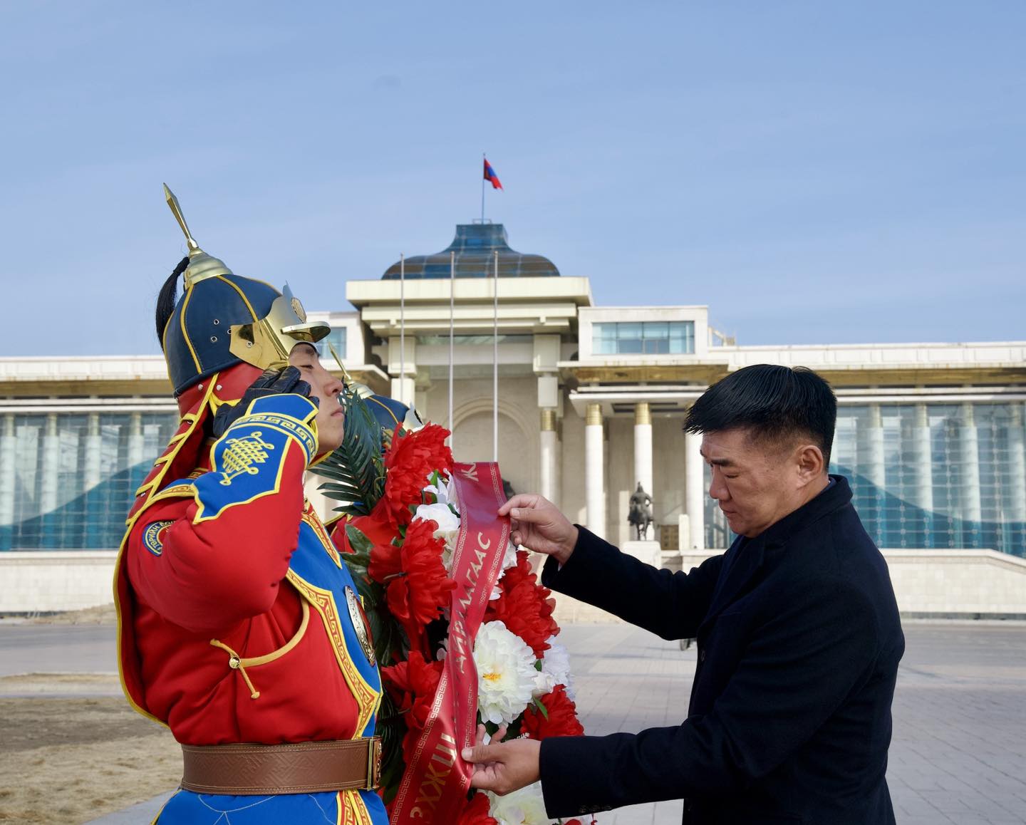 МОНГОЛ ЦЭРГИЙН СУУ АЛДАР МӨНХӨД БАДРАГ